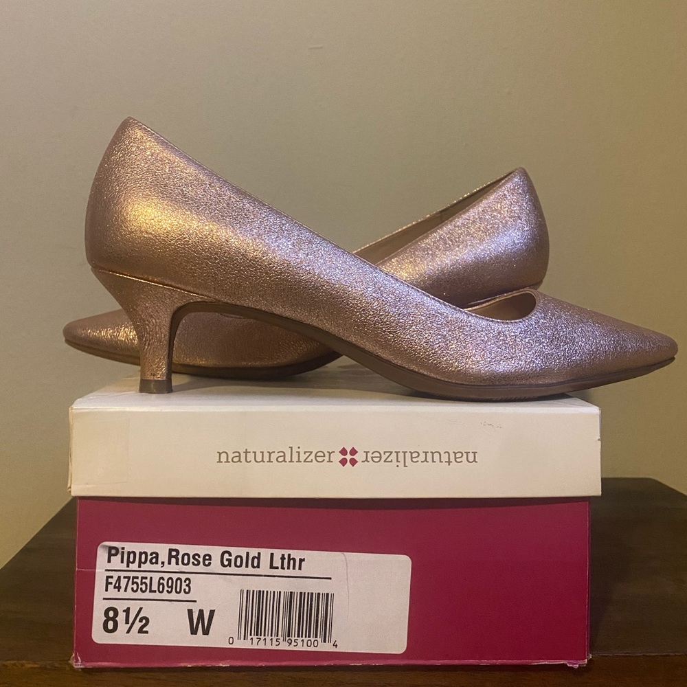 Naturalizer Pippa, Rose Gold Leather Size 8 1/2W